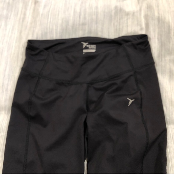 Old Navy Active Crop Legging - Picture 2 of 5
